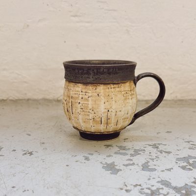 Mug (Sabi-moku series Round with dark base)