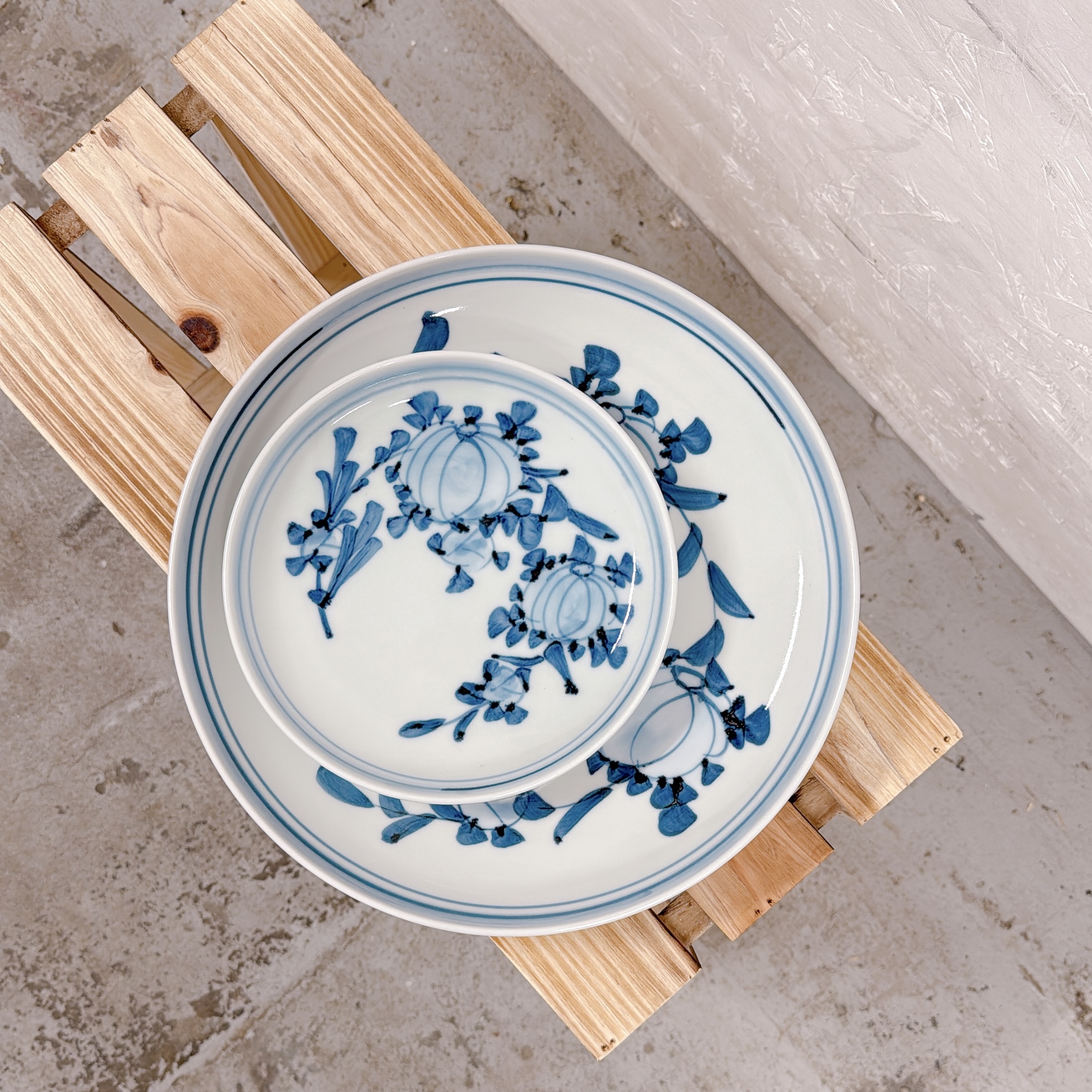 Plate (balloon flowers) - Image 2