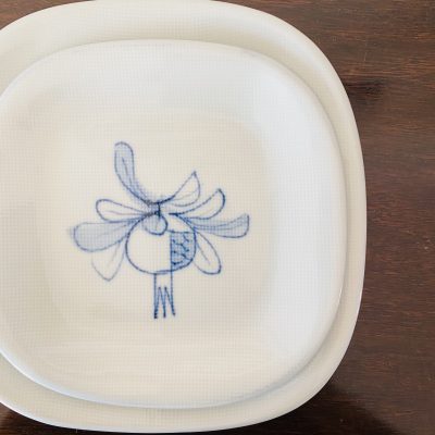 Rounded square plate (pomegranate medium)